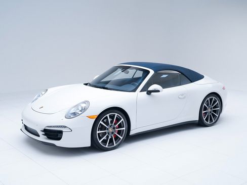 Certified 2015 Porsche 911 Carrera 4S image 13