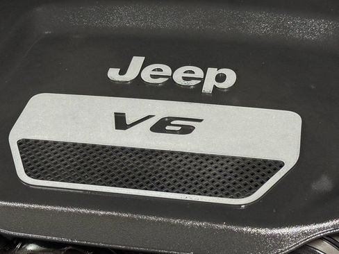 Used 2015 Jeep Wrangler Unlimited Sport w/ Quick Order Package 24S AWD/4WD image 97