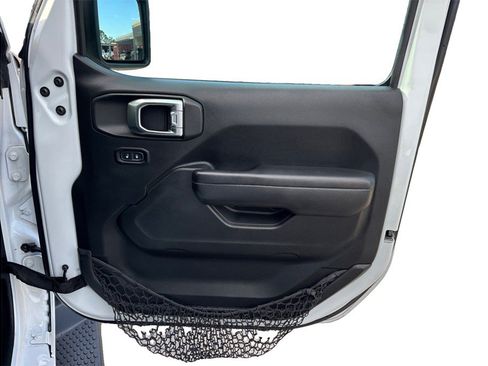 Used 2018 Jeep Wrangler Unlimited Sport S AWD/4WD image 35