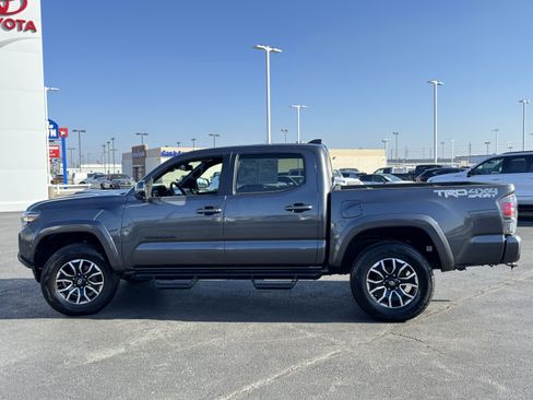 Used 2021 Toyota Tacoma TRD Sport image 16