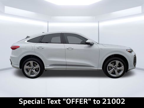 Certified 2025 Audi Q5 Premium Plus w/ Premium Plus AWD/4WD image 2