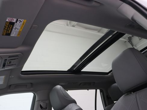 Certified 2026 Toyota Highlander Platinum AWD/4WD image 28