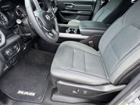 Used 2022 RAM 1500 Big Horn w/ Night Edition RWD image 9