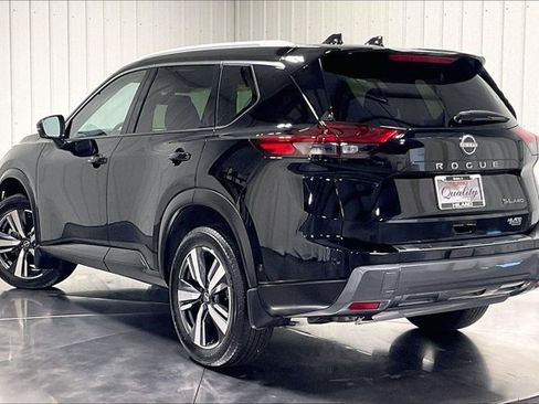 Used 2025 Nissan Rogue SL w/ Tech Package AWD/4WD image 12