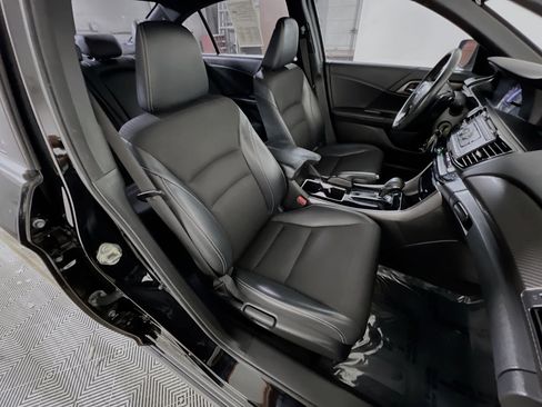 Used 2016 Honda Accord Sport image 29