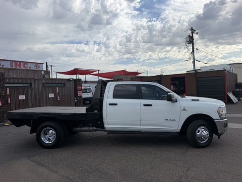 Used 2024 RAM 3500 SLT w/ Quick Order Package 2YG SLT AWD/4WD image 2