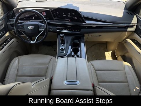 Used 2021 Cadillac Escalade Premium Luxury AWD/4WD image 11