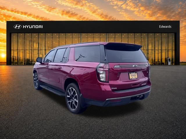 Used 2022 Chevrolet Suburban RST w/ Luxury Package AWD/4WD image 8