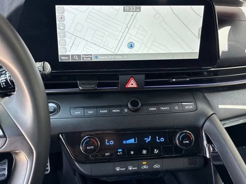 Used 2025 Hyundai Elantra SEL FWD image 18
