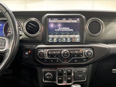 Used 2023 Jeep Wrangler Sahara w/ Cold Weather Group image 8