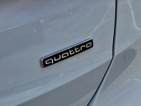 New 2025 Audi Q3 2.0T Premium image 12