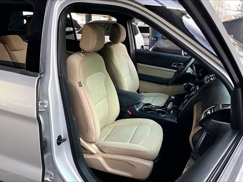 Used 2016 Ford Explorer FWD image 8
