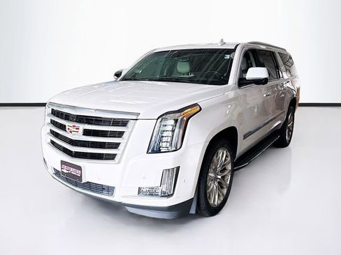 Used 2019 Cadillac Escalade ESV Luxury image 1
