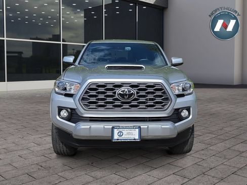 Used 2022 Toyota Tacoma TRD Sport AWD/4WD image 8