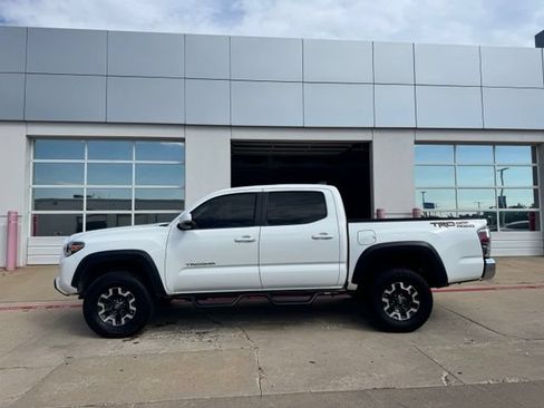 Used 2023 Toyota Tacoma TRD Off-Road RWD image 4