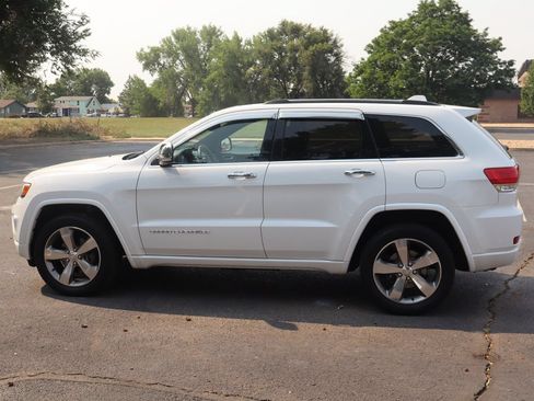 Used 2016 Jeep Grand Cherokee Overland AWD/4WD image 9