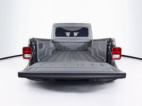 Used 2025 Jeep Gladiator Sport AWD/4WD image 14