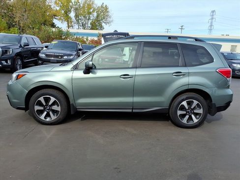 Used 2017 Subaru Forester 2.5i Premium w/ All-Weather Package image 2