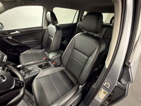Used 2021 Volkswagen Tiguan SEL FWD image 19