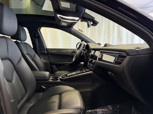 Certified 2023 Porsche Macan S image 16