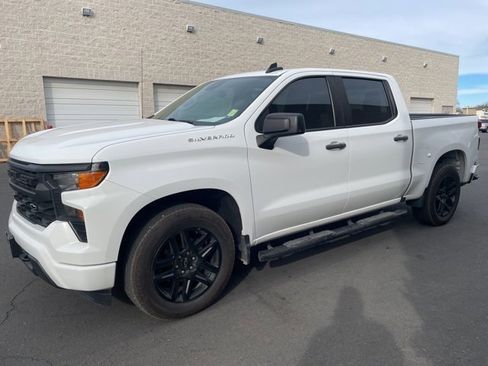Used 2022 Chevrolet Silverado 1500 Custom image 4