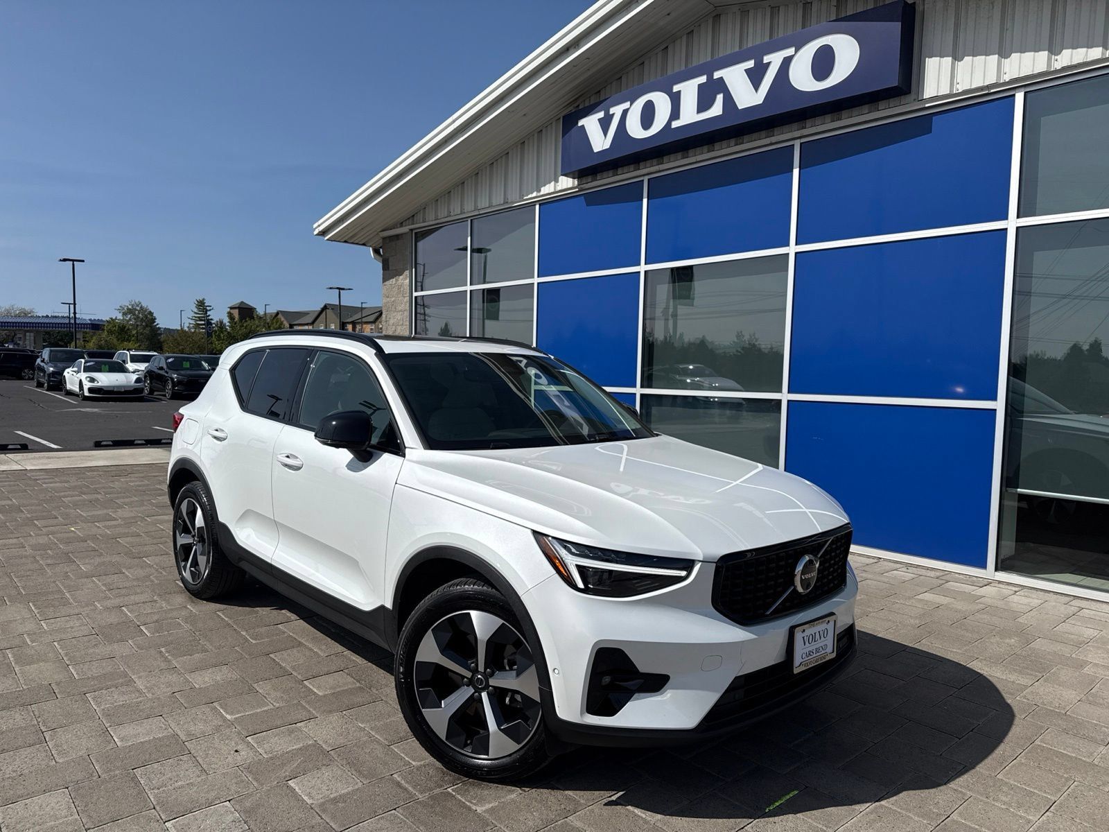 Used 2026 Volvo XC40 B5 Plus AWD/4WD image 28