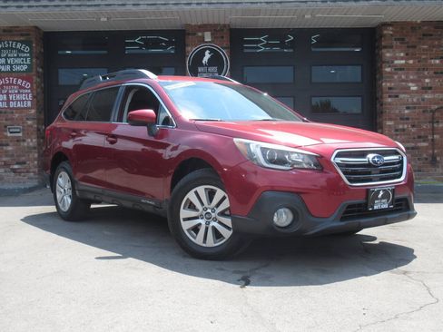 Used 2018 Subaru Outback 2.5i Premium AWD/4WD image 1