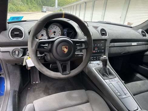 Certified 2023 Porsche 718 Cayman GT4 RS RWD image 13