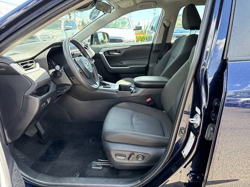 Used 2024 Toyota RAV4 XLE FWD image 15