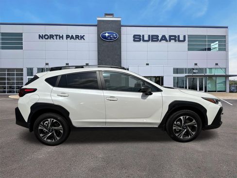 Used 2026 Subaru Crosstrek 2.5i Premium AWD/4WD image 2