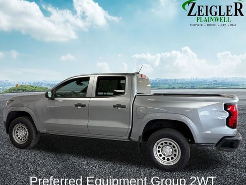 Used 2023 Chevrolet Colorado W/T RWD image 3