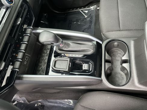 Used 2024 Chevrolet Colorado LT RWD image 20