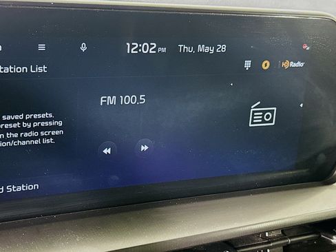 Used 2025 Kia Telluride S FWD image 21