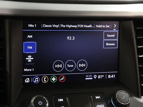 Used 2023 GMC Acadia SLE w/ Driver Convenience Package image 11