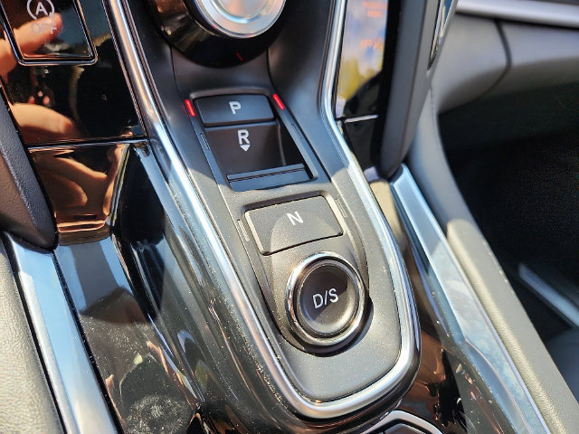 Used 2024 Acura RDX SH-AWD image 16