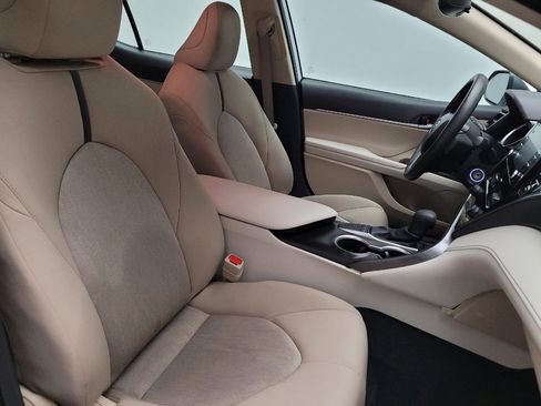Used 2022 Toyota Camry LE FWD image 21