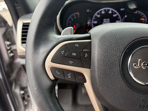 Used 2017 Jeep Grand Cherokee Laredo w/ Quick Order Package 2BE image 17