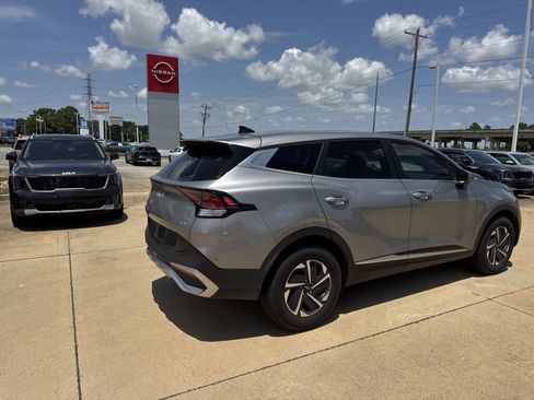 Certified 2025 Kia Sportage LX FWD image 17