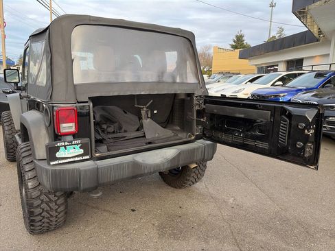 Used 2017 Jeep Wrangler Sport image 7