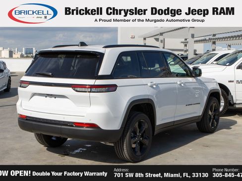 New 2025 Jeep Grand Cherokee Laredo image 5