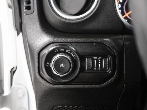 Certified 2019 Jeep Wrangler Unlimited Sahara image 19