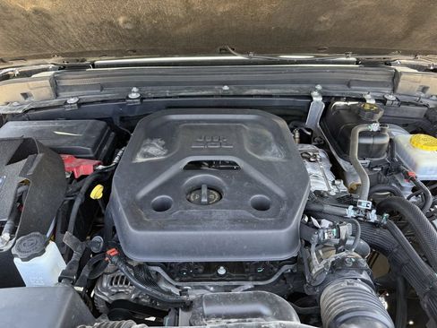 Used 2023 Jeep Wrangler Unlimited Sport AWD/4WD image 29