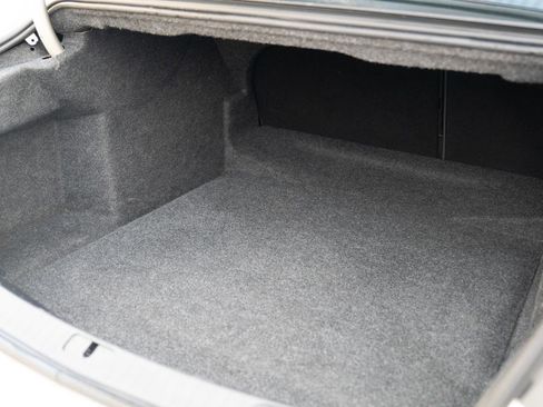 Used 2015 Chevrolet Impala LT w/ Convenience Package image 17