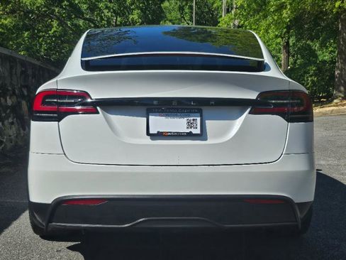 Used 2023 Tesla Model X image 9