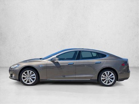 Used 2015 Tesla Model S 70 RWD image 9