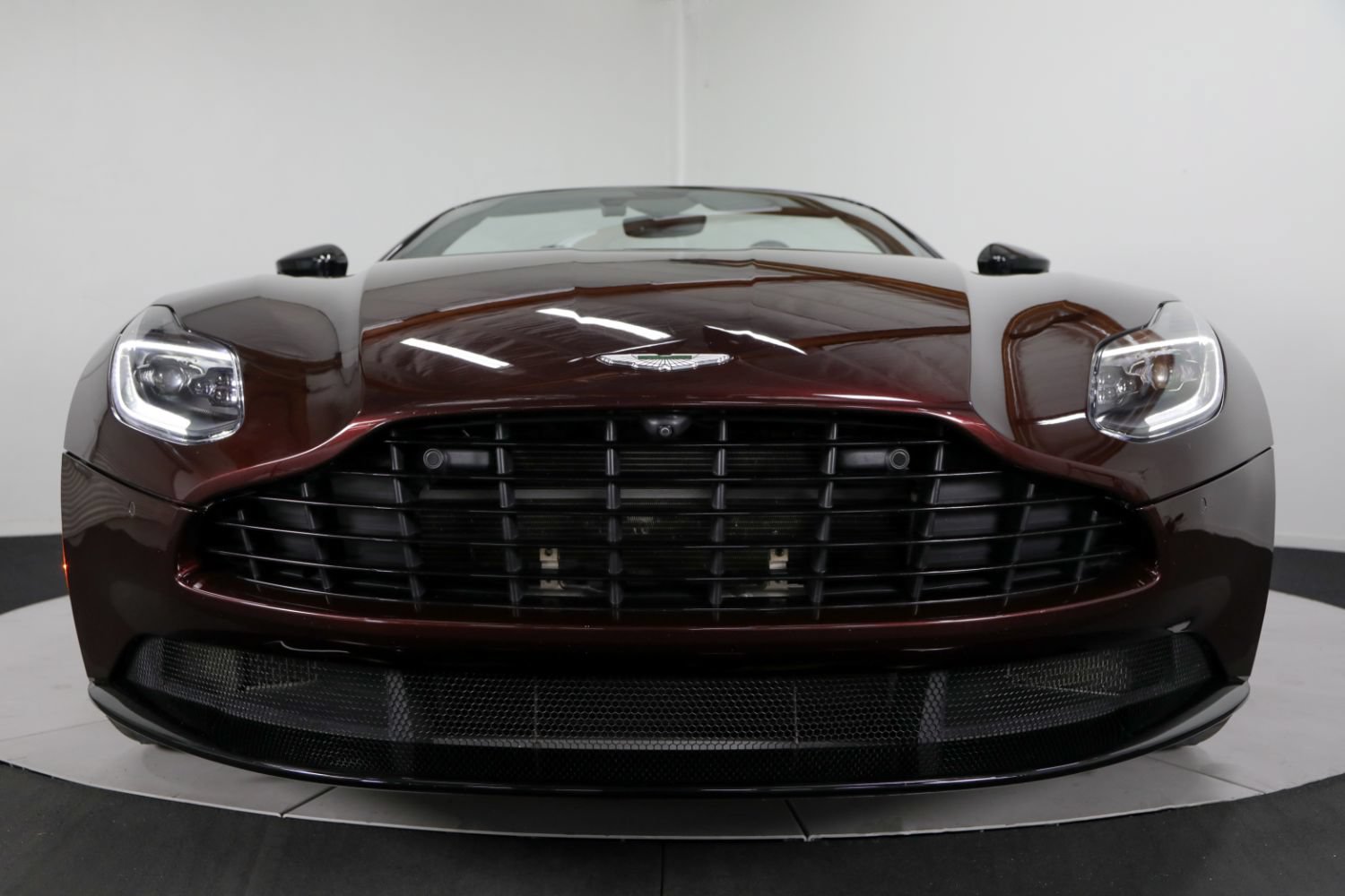 Used 2019 Aston Martin DB11 Volante RWD image 15