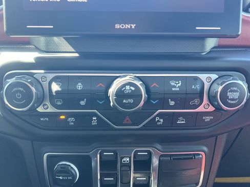 Used 2023 Jeep Wrangler Rubicon 392 image 20