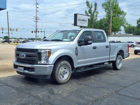 Used 2018 Ford F350 XL RWD image 2