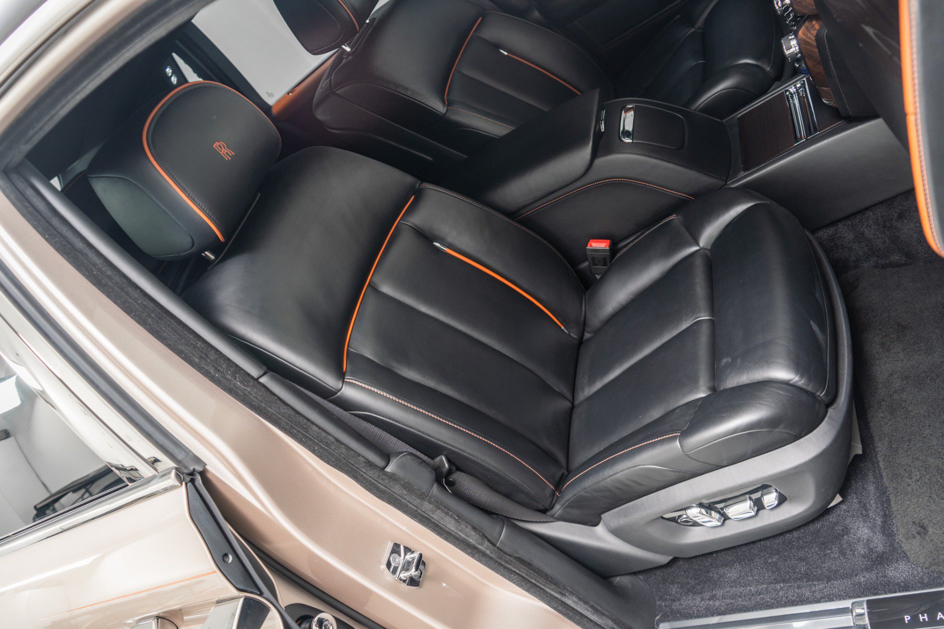 Used 2019 Rolls-Royce Phantom Sedan RWD image 26