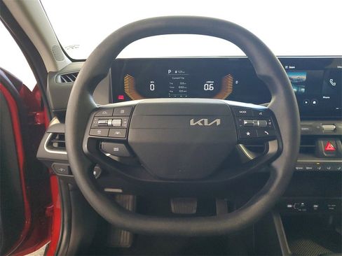 Certified 2025 Kia K4 LXS image 18
